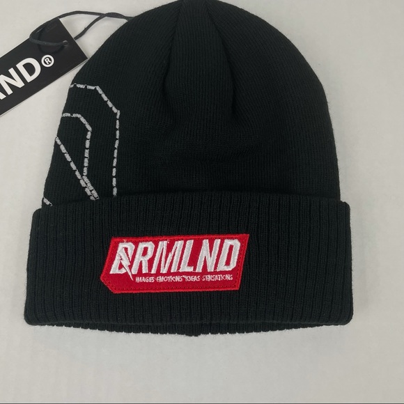 Dreamland Black Beanie NWT - Picture 4 of 7